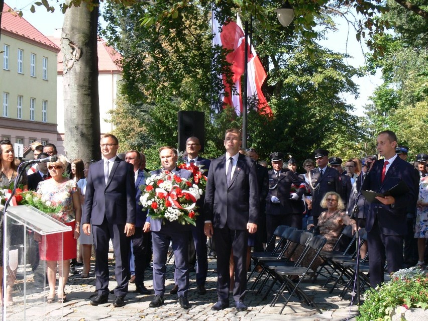 W Sandomierzu upamiętniono 80. rocznicę wybuchu II Wojny Światowej. Przed pomnikiem 2. Pułku Piechoty Legionów i 4. Pułku Saperów