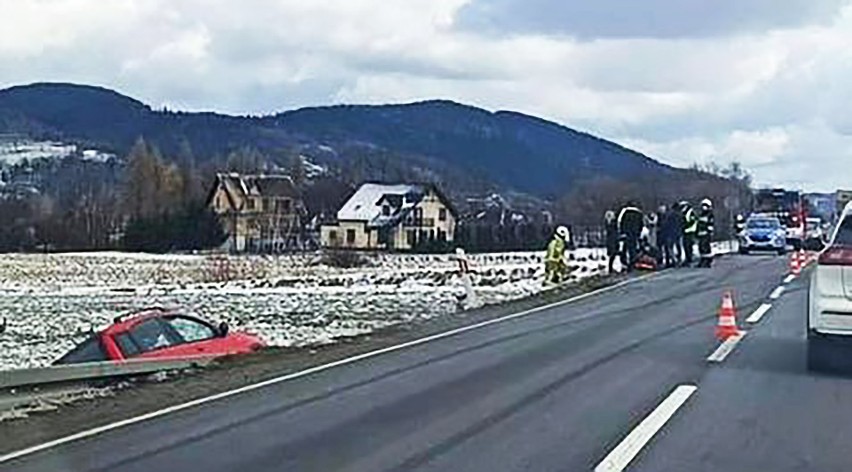 Wypadek na DK 28 pomiędzy Limanową i Mszana Dolną. Trzy samochody rozbite [ZDJĘCIA]