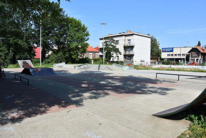 Tarnów. Skejciarze w wakacje musieli ustąpić miejsca budowie parkingu