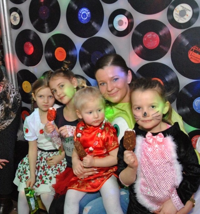 Zapraszamy do obejrzenia zdjęć z balu karnawałowego dla dzieci zorganizowanego w koszalińskim klubie Prywatka.Zobacz także: Balet w Koszalinie