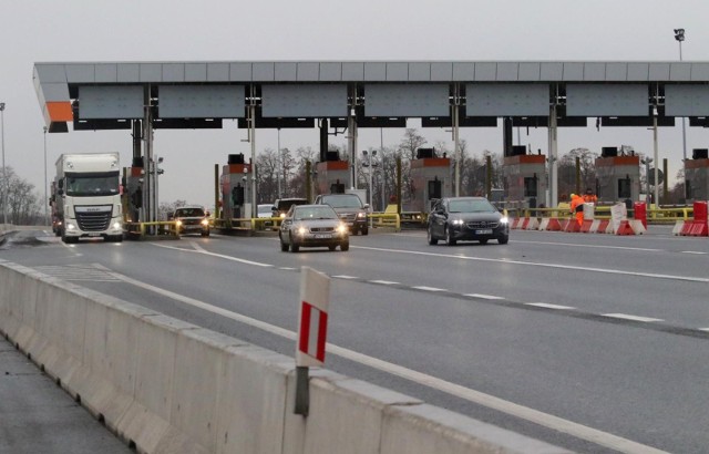 Aktualnie płatne odcinki państwowych autostrad to A2 Konin – Stryków oraz A4 Wrocław – Sośnica. Przejechanie odcinka autostrady A2 (Konin - Stryków kosztuje 9,90 zł, a odcinka autostrady A4 (Wrocław - Gliwice) - 16,20 zł.