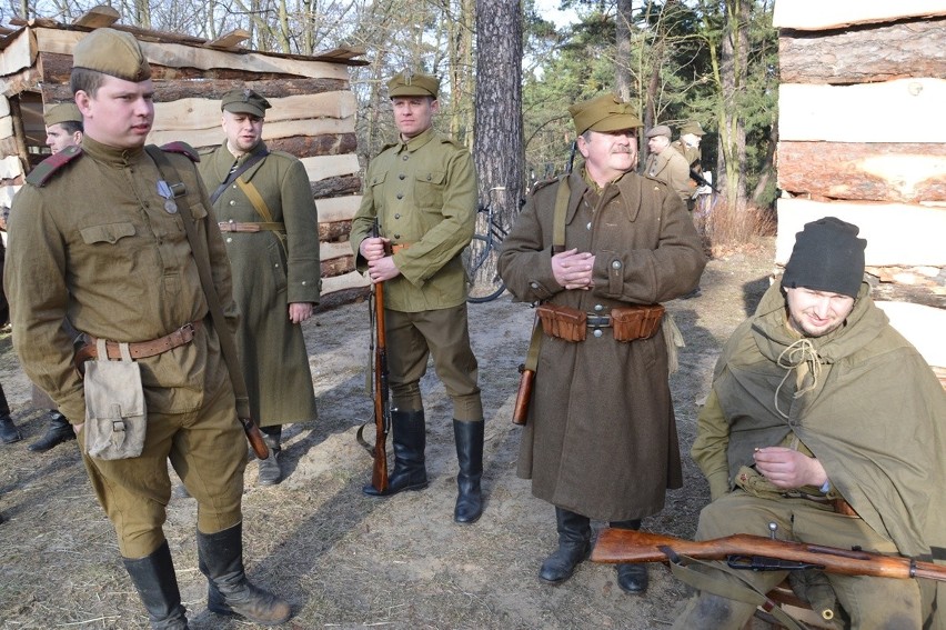 Inscenizacja walk Żołnierzy Wyklętych w Stalowej Woli. Poruszające widowisko 