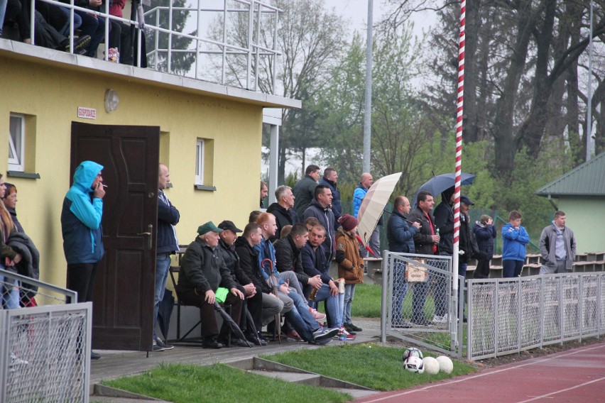 Zorza Zarzecze zremisowała z Błyskawicą Rożniatów 3:3 w...