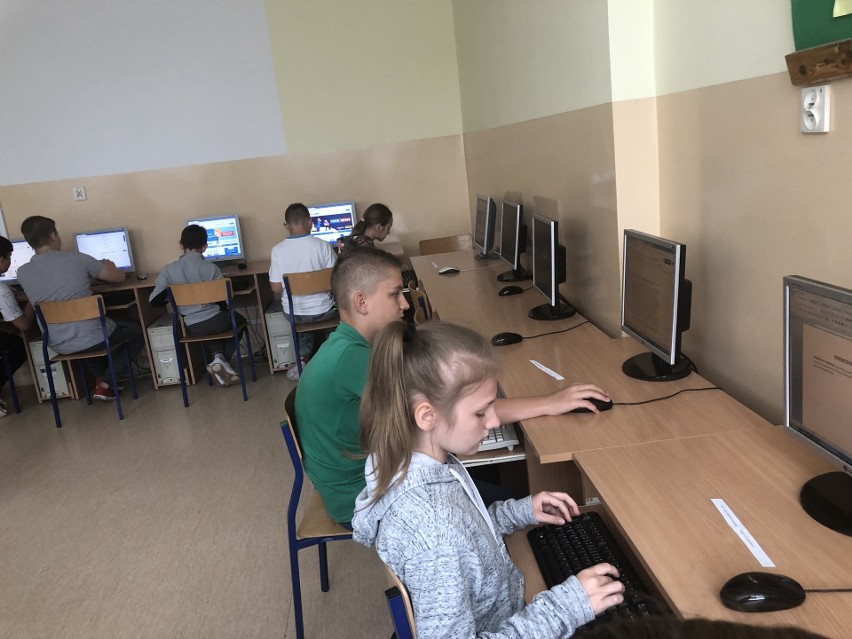 Kunin. Uczniowie i nauczyciele szkoły podstawowej zaangażowali się w pomoc 5-letniej Darii Wiśniewskiej, która w marcu 2019 uległa wypadkowi