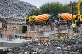 Modernizacja składowiska odpadów Kępny Ług we Włoszczowie. Rośnie hala do przetwarzania śmieci [ZDJĘCIA]