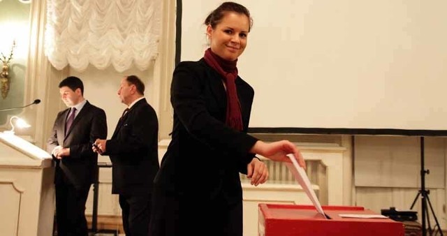 Ewelina Szerenos, radna Platformy Obywatelskiej, jest nową twarzą w białostockiej radzie
