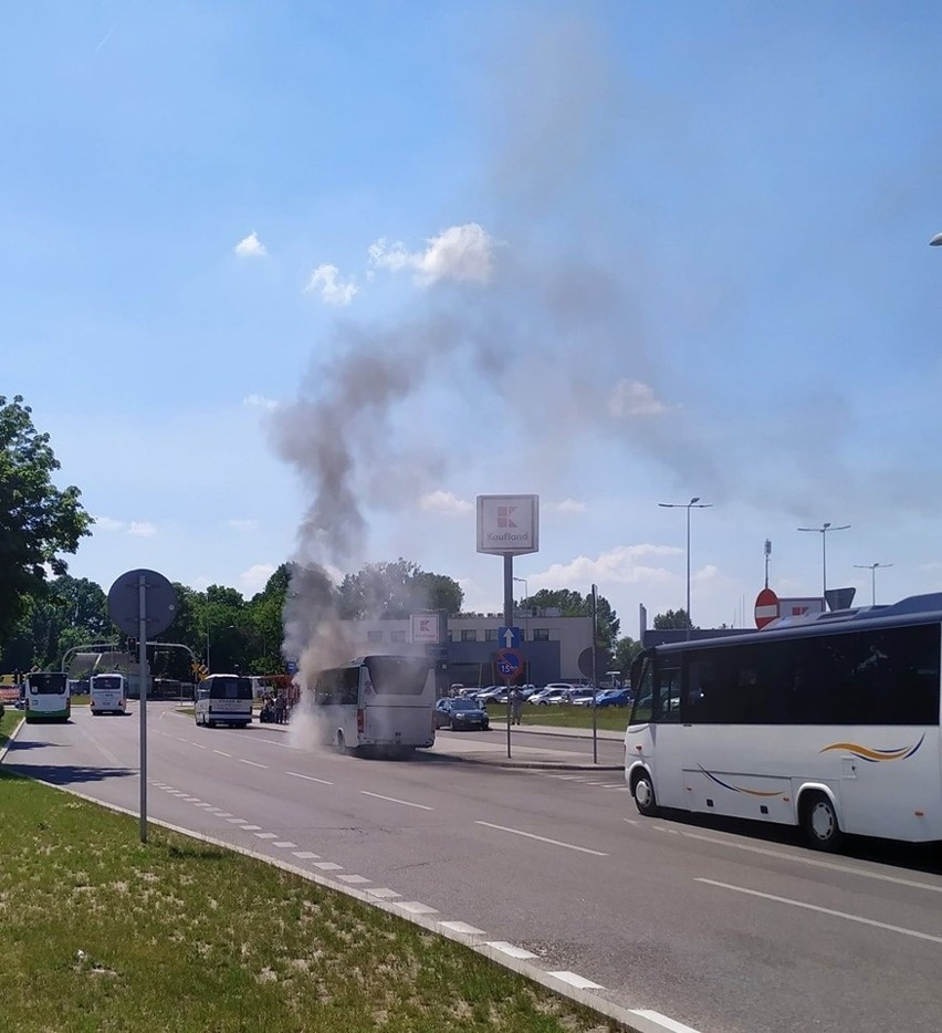 Przy dworcu PKS w płomieniach stanął Voyager. Pojazd...