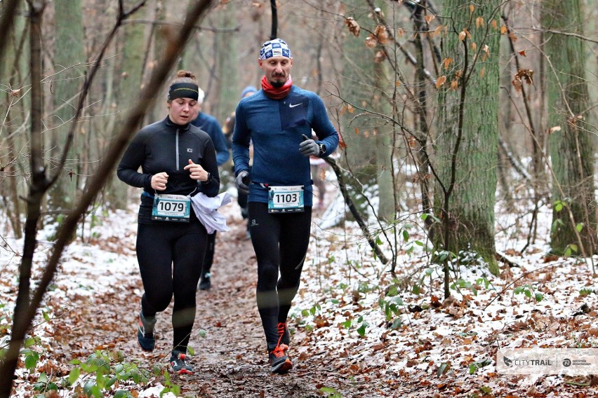 Walczyli nad Zalewem Zemborzyckim w kolejnym biegu z cyklu City Trail. Zobacz zdjęcia