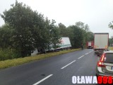 Wypadek na drodze do Oławy: BMW zderzyło się z ciężarówką (ZDJĘCIA)