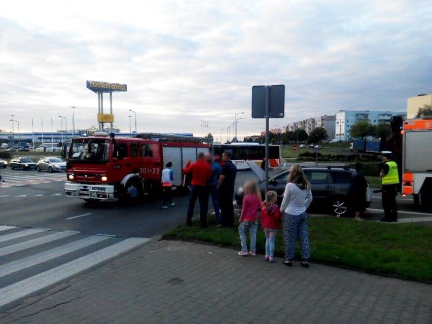 Wypadek na rondzie Górczyńskim w Gorzowie. Cztery osoby ranne (zdjęcia)