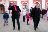 Poznań: Na dziedzińcu Urzędu Miasta zatańczyli przeciwko przemocy wobec kobiet i dziewcząt [ZDJĘCIA]