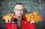 Rozmowa z Krzysztofem Gawrylukiem z Wydziału Fizyki UwB. "Robot to nie tylko zabawka"