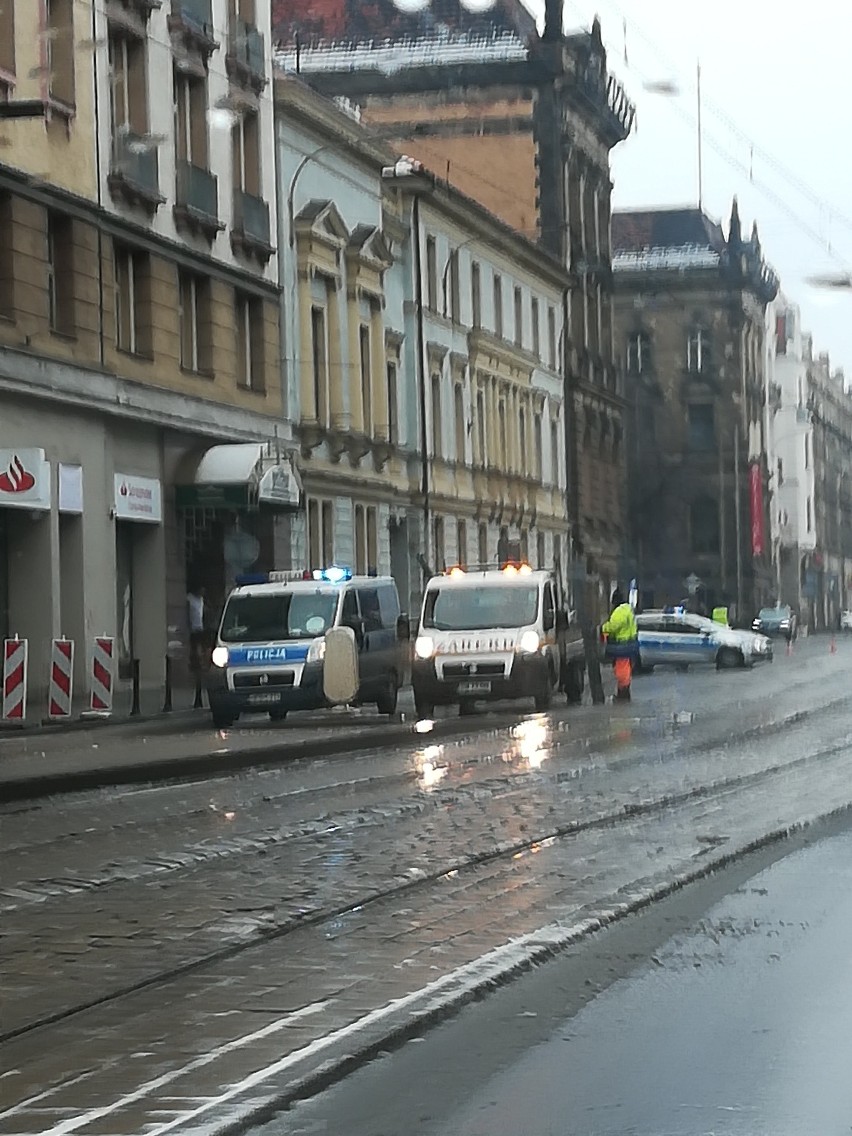 Wypadek w centrum Wrocławia. Nie żyje kierowca