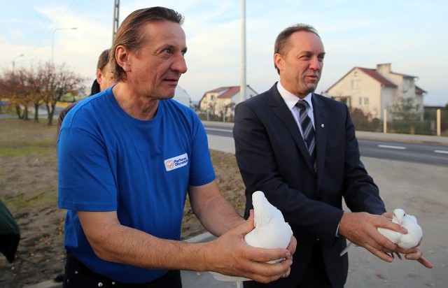 Leszek Bonna (z lewej) i Mieczysław Struk - według nieoficjalnych jeszcze informacji - dostali się do Sejmiku Województwa Pomorskiego.