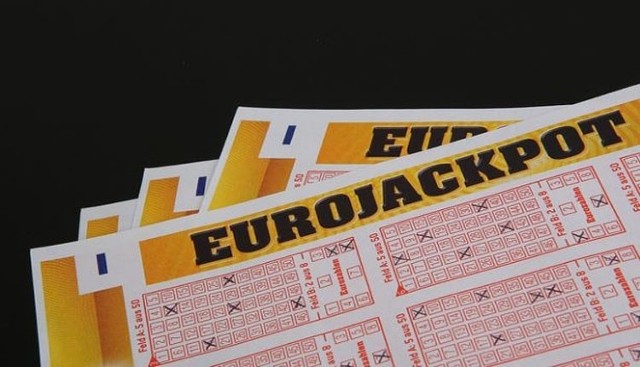 W piątek 27 października 2017 r. w losowaniu najnowszej gry Lotto - Eurojackpot - zagraliśmy o 42 000 000 złotych. Sprawdź wyniki losowania z 27.10.2017.