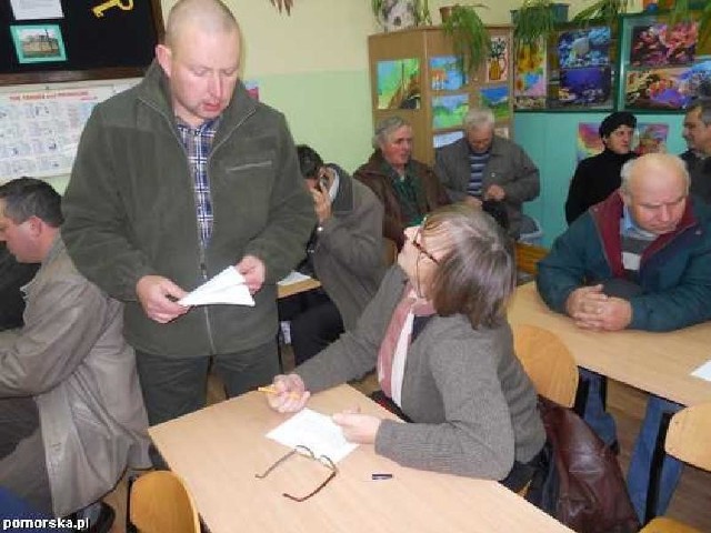 Krzysztof Pieczkowski, prezes zarządu stowarzyszenia wierzycieli na jednym ze spotkań z poszkodowanymi rolnikami