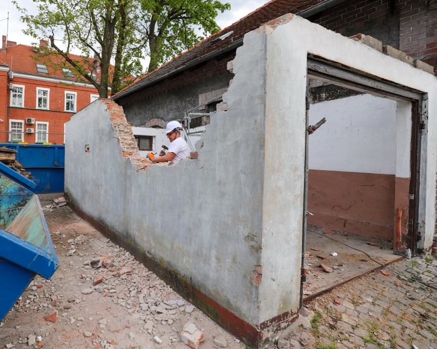 Burmistrz Lublińca rozwalił miejski garaż. Wszystko przez...