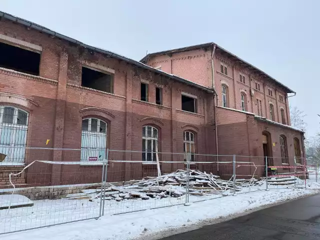 Pyskowice: Stacja Kultury powstaje na starym dworcu PKP.Zobacz kolejne zdjęcia. Przesuwaj zdjęcia w prawo - naciśnij strzałkę lub przycisk NASTĘPNE