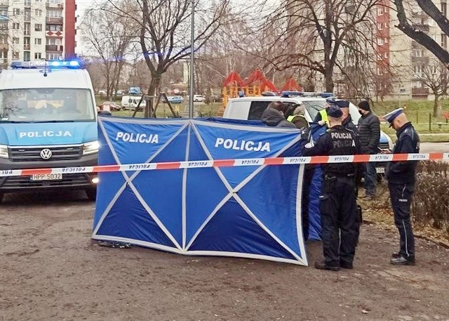 Tragiczny wypadek w Sosnowcu. Kobieta zginęła pod kołami śmieciarki.