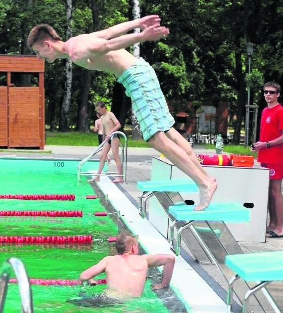 Niełatwo jest zapanować nad kilkutysięcznym tłumem