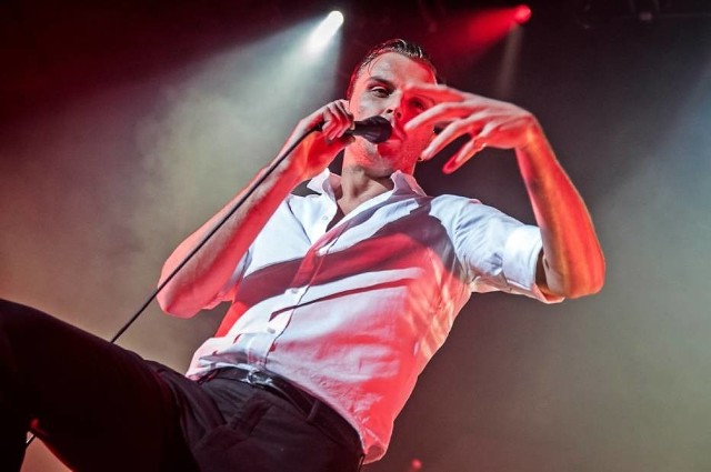 Świetnie wypadający na koncertach brytyjski duet Hurts tworzą Theo Hutchcraft i Adam Anderson z Manchesteru