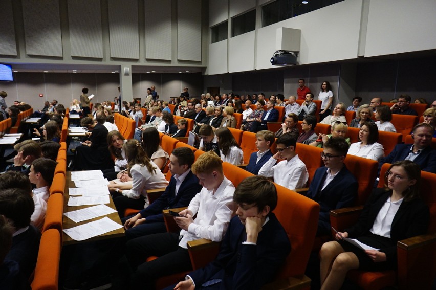 W sumie było 11 laureatów wielokrotnych....