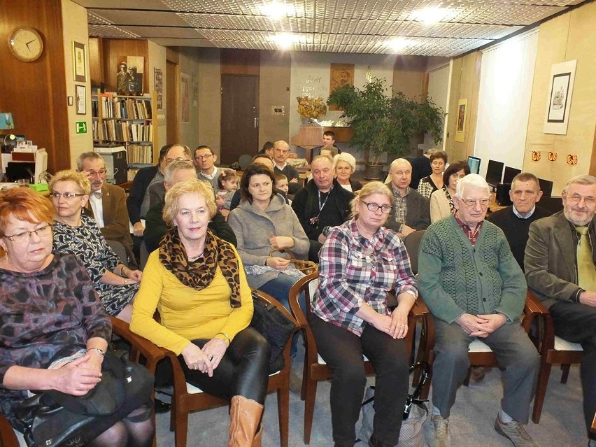 Na spotkanie autorskie w Miejskiej Bibliotece Publicznej w...