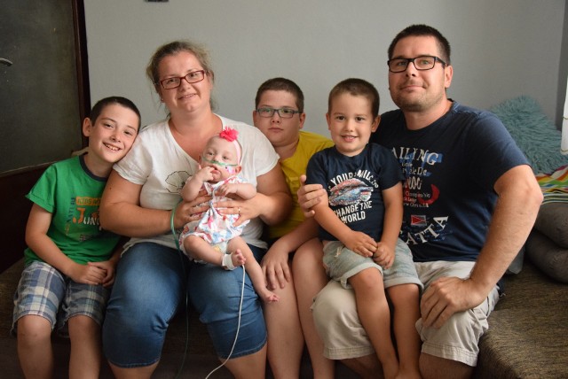 Szczęśliwa rodzina Zabłockich (od lewej): Natan, pani Anna, Dominika, Szymon, Filip i pan Marcin