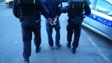 Szaleńcza ucieczka i pościg w Jastrzębiu WIDEO 22-latek chciał przejechać policjanta