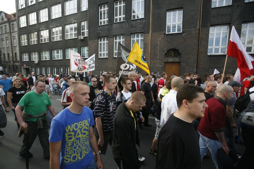 Marsz Powstańców Śląskich w Katowicach