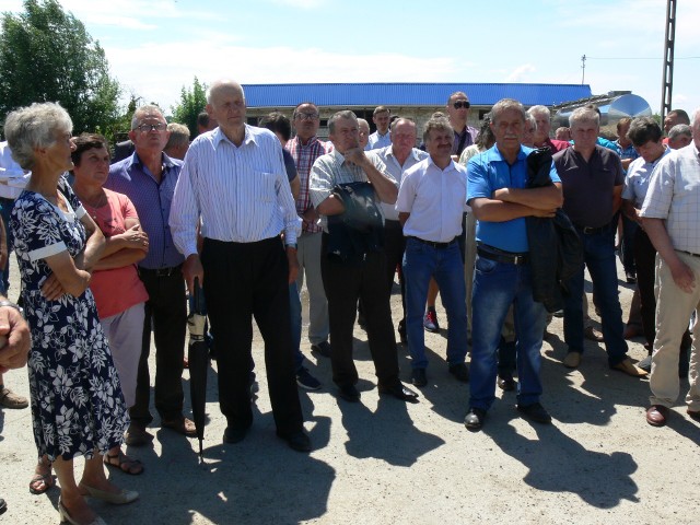 Organizatorami wyjazdu są sadownicy, którzy weszli w skład   Regionalnego Komitetu  Protestacyjnego Sadowników, jaki zawiązał się w minioną niedzielę, podczas spotkania w Samborcu.