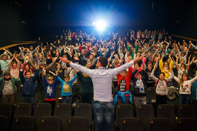 W programie znajdują się różnorodne filmy. Spośród ok. 3 tys. nadesłanych filmów wybrano 100, które prezentowane są podczas festiwalu. 