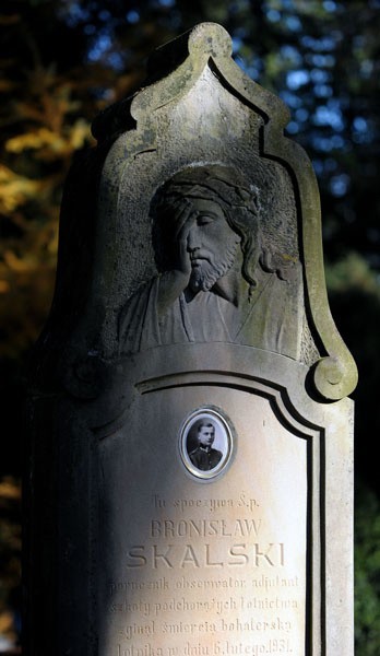 Cmentarz Glówny w PrzemyśluRefleksji o śmierci i przemijaniu sprzyja jesienny spacer po Cmentarzu Glównym w Przemyślu na kilka dni przed Dniem Wszystkich Świetych.