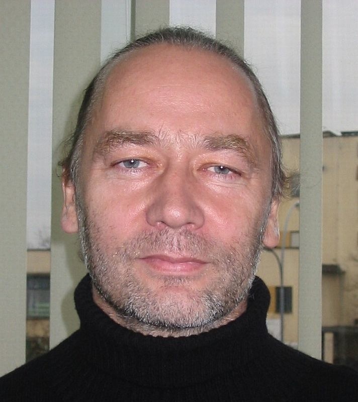 Mirosław Pluta - 49 lat, żonaty, dwie córki. Wykształcenie...