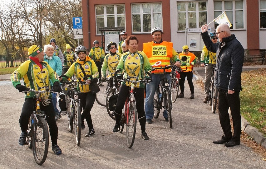 Kilkudziesięciu turystów wzięło udział w "Rajdzie rowerowym...