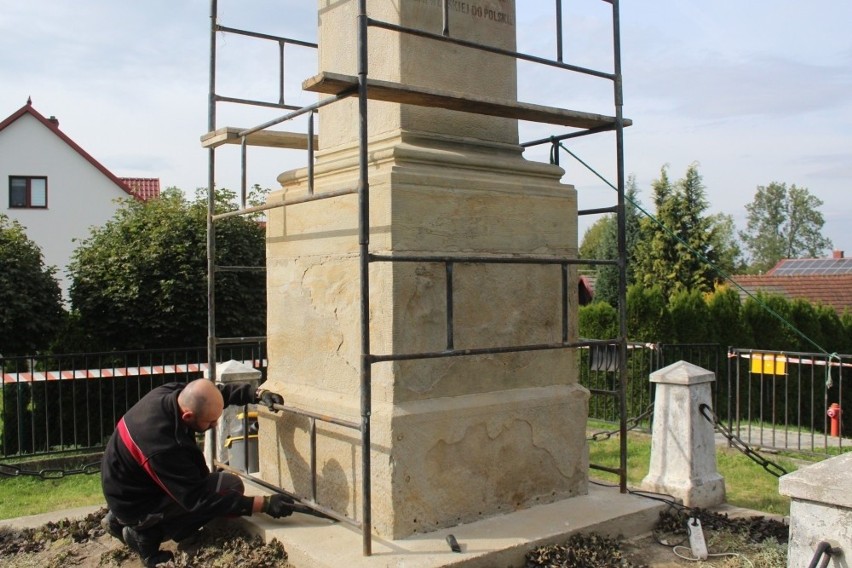 Ruszyła renowacja pomnika gen. Jana Henryka Dąbrowskiego w...