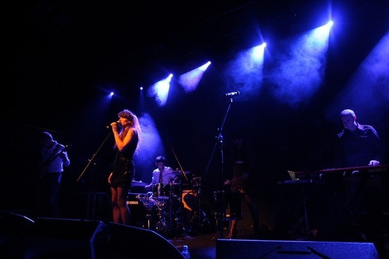 Koncert Nouvelle Vague w Eskulapie.