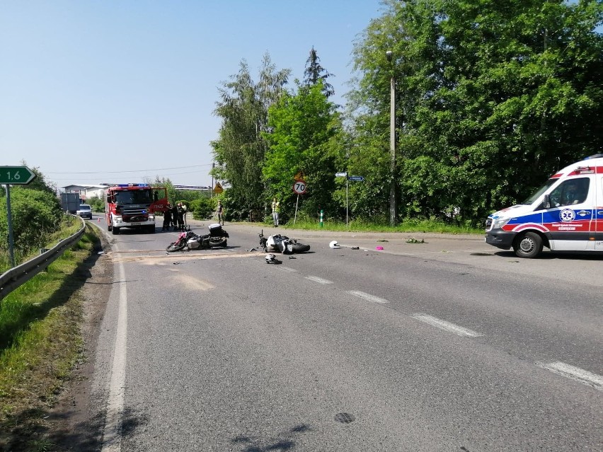 Trzy osoby poszkodowane w zderzeniu dwóch motocykli na drodze wojewódzkiej nr 933 w Gorzowie [ZDJĘCIA]