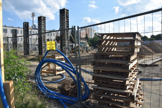 Budowa nowej galerii handlowej Green Park przy ulicy Zacisze w Zielonej Górze