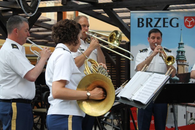 The Excelsior Brass to oficjalny band amerykańskiej armii stacjonującej w Europie.