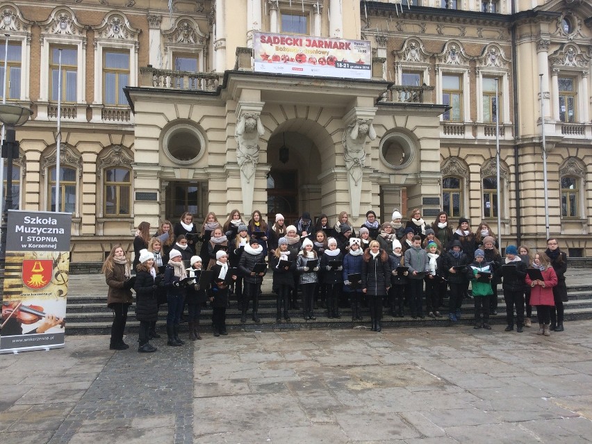 Świąteczne smakołyki na sądeckim rynku 