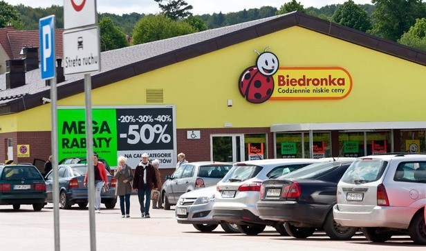 Produkty będą obniżone o wartość podatku VAT. BIEDRONKA BEZ...