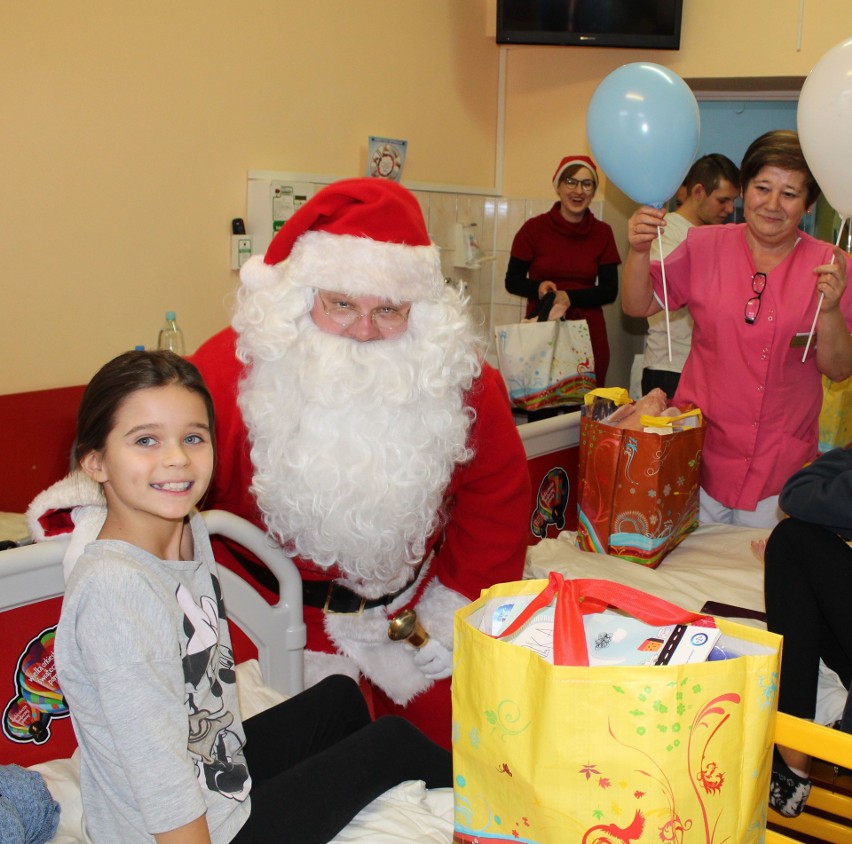 Mikołaj odwiedził dzieci w czeladzkim szpitalu ZDJĘCIA 