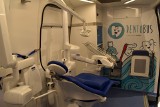 Dentobus w Podlaskiem: Z pomocy dentysty skorzystało już ponad 400 dzieci. Sprawdź, gdzie dentobus przyjedzie w najbliższych dniach!