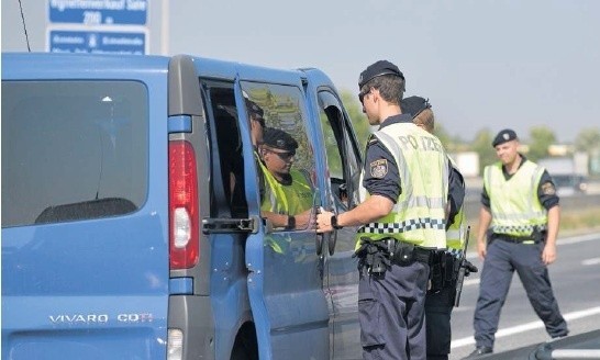 32-letni Polak został aresztowany przez brytyjską policję w Port of Tyne niedaleko Newcastle w północnej Anglii. W naczepie kierowanej przez niego ciężarówki było 20 nielegalnych imigrantów.