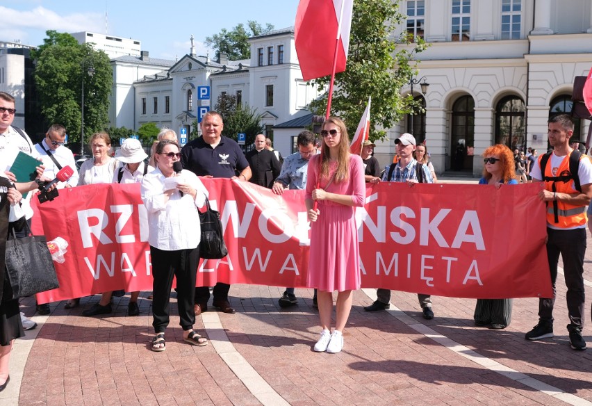 Warszawa: Marsz Rzezi Wołyńskiej [ZDJĘCIA] Pochód upamiętnił krwawe wydarzenia z 1943 roku