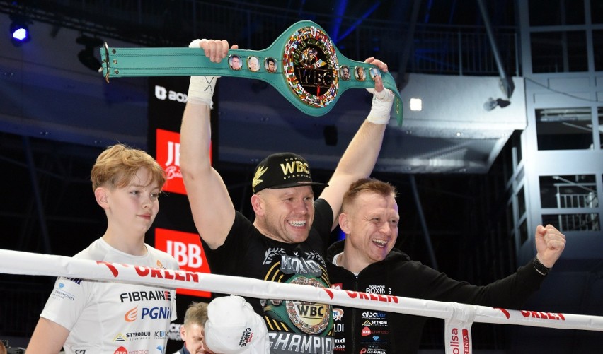 Łukasz Różański został zawodowym mistrzem świata federacji...