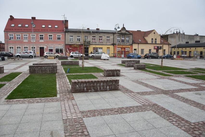 Rynek w Solcu Kujawskim pozostanie ogrodzony aż do wiosny [zdjęcia]