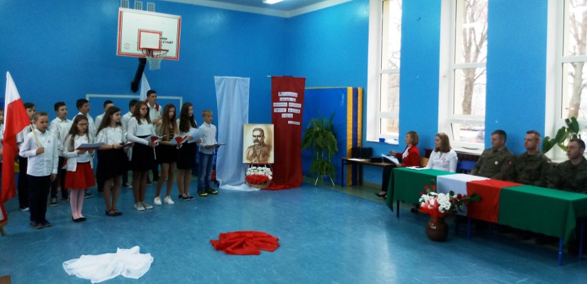 Tak świętowano 100-lecie odzyskania przez Polskę niepodległości w Szkole Podstawowej w Bakule-Ziomku, gmina Baranowo
