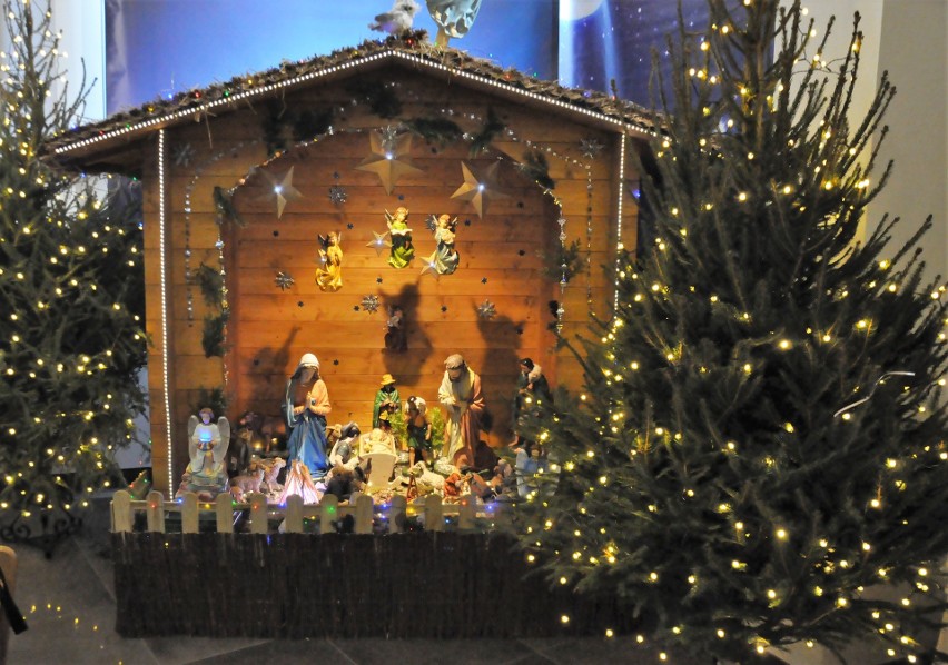 Prezes SPR Stali Mielec wykonał szopkę bożonarodzeniową. Można ją zobaczyć w kościele na Osiedlu Wojsław [ZDJĘCIA]